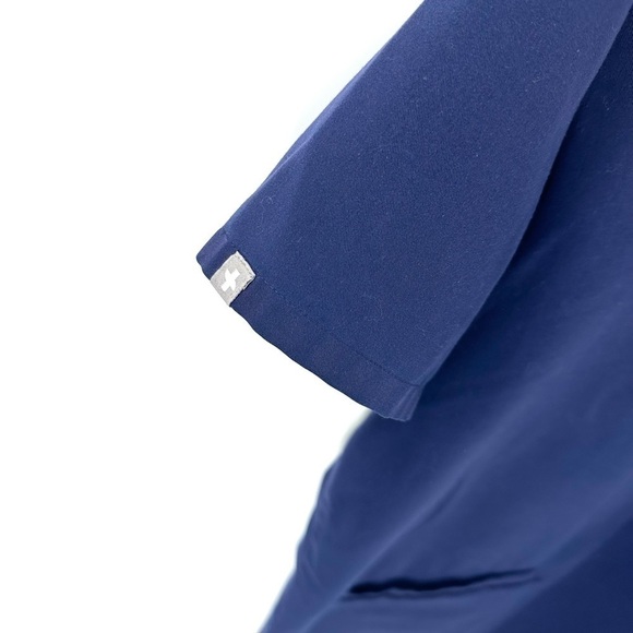 Figs Casma Scrub Top Sz M Navy Blue Short Sleeve Uniform Nurse Medical Pockets - Picture 2 of 9